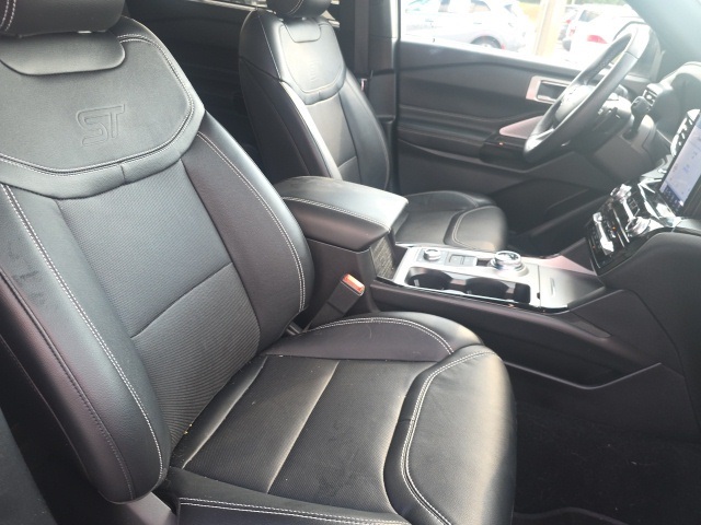 2024 Ford Explorer ST photo 13