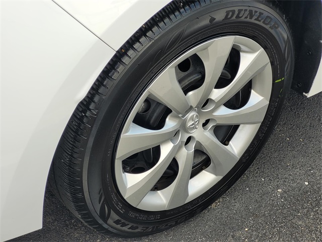 2024 Toyota Corolla LE photo 4