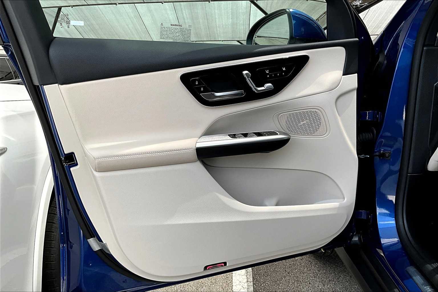 2026 Mercedes Benz GLC 300 photo 15