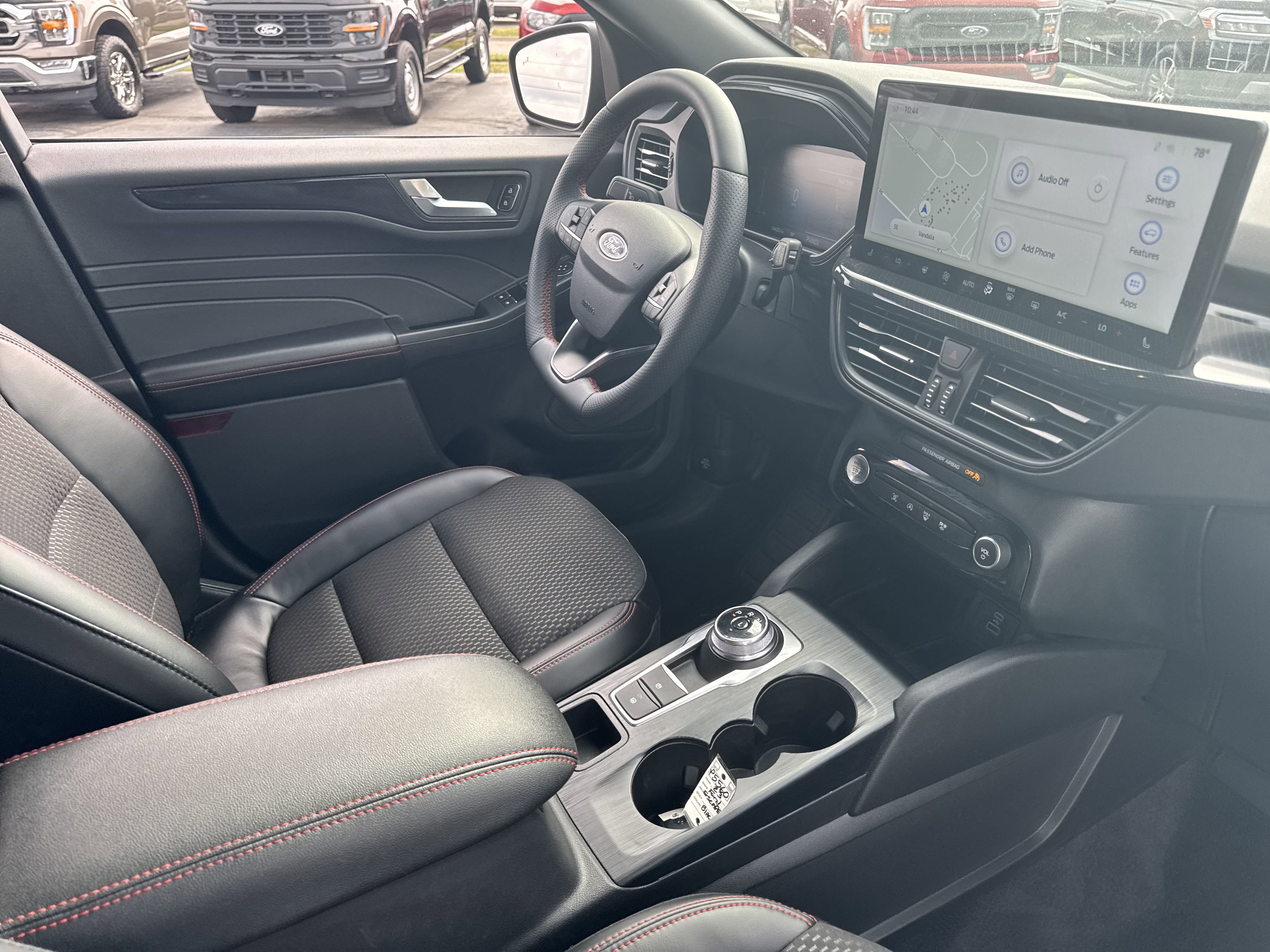 2023 Ford Escape ST-Line photo 3