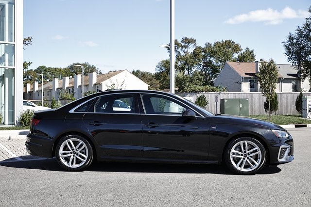 2024 Audi A4 45 S line Premium Plus Quattro photo 2