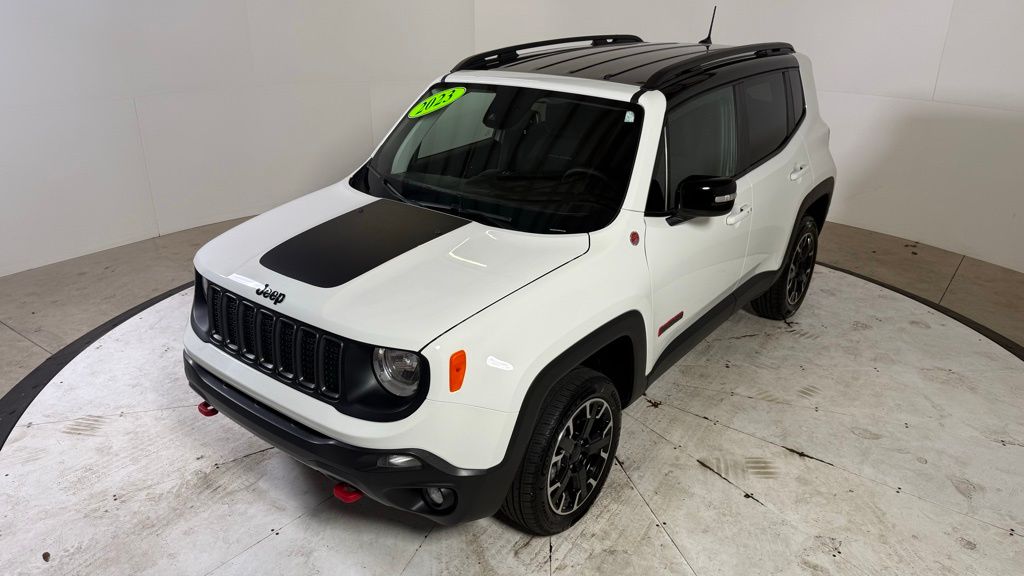 2023 Jeep Renegade Trailhawk photo 3