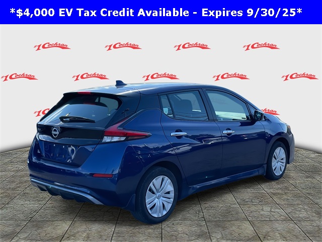 2023 Nissan Leaf S photo 3