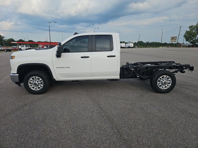 2025 Chevrolet Silverado 2500HD photo 3