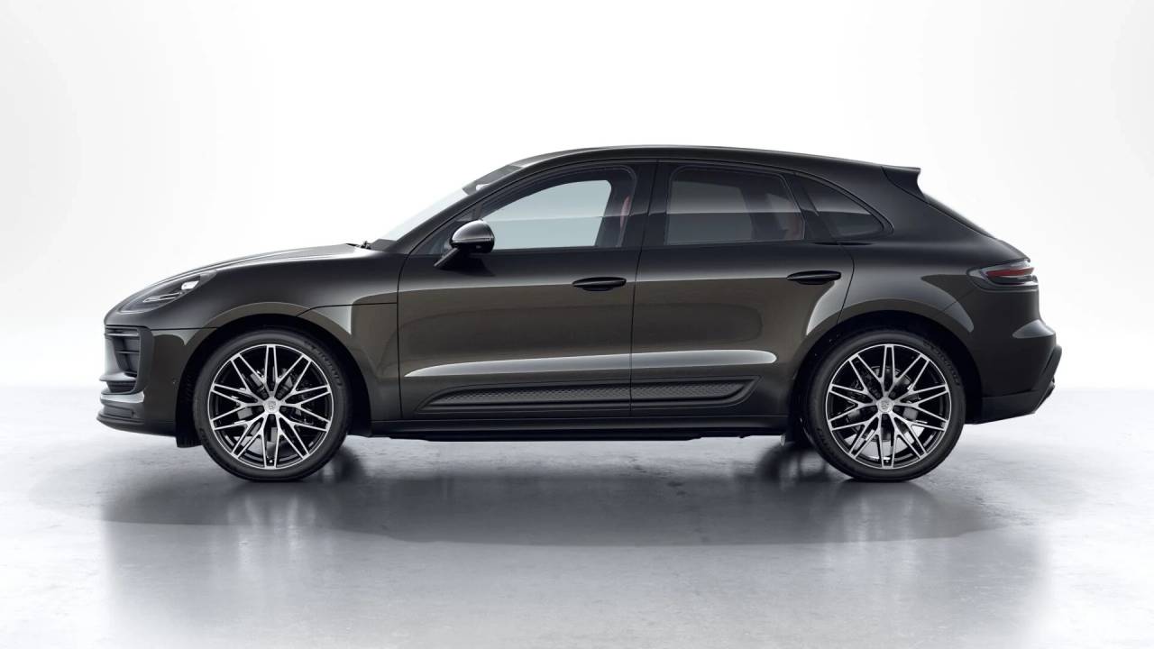 2026 Porsche Macan T photo 2