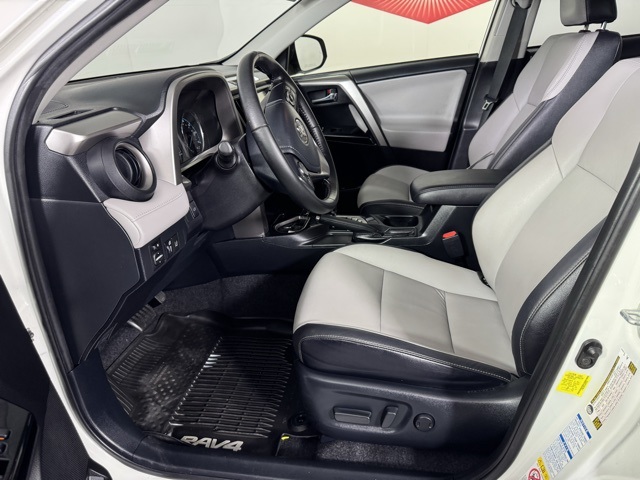 2018 Toyota RAV4 Hybrid Limited photo 2