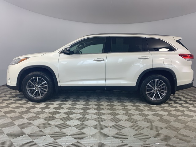 2019 Toyota Highlander XLE photo 3