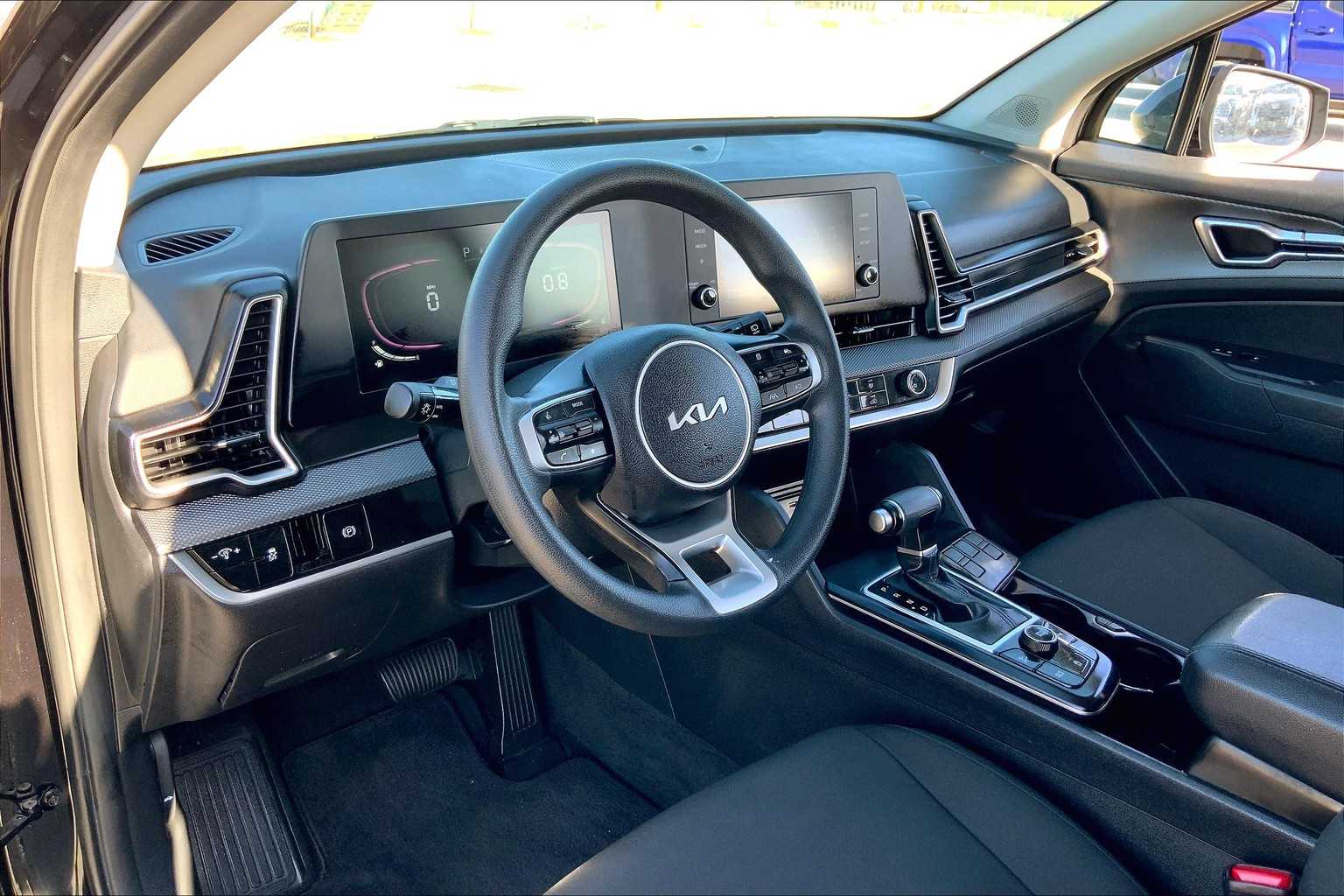 2024 Kia Sportage LX photo 16
