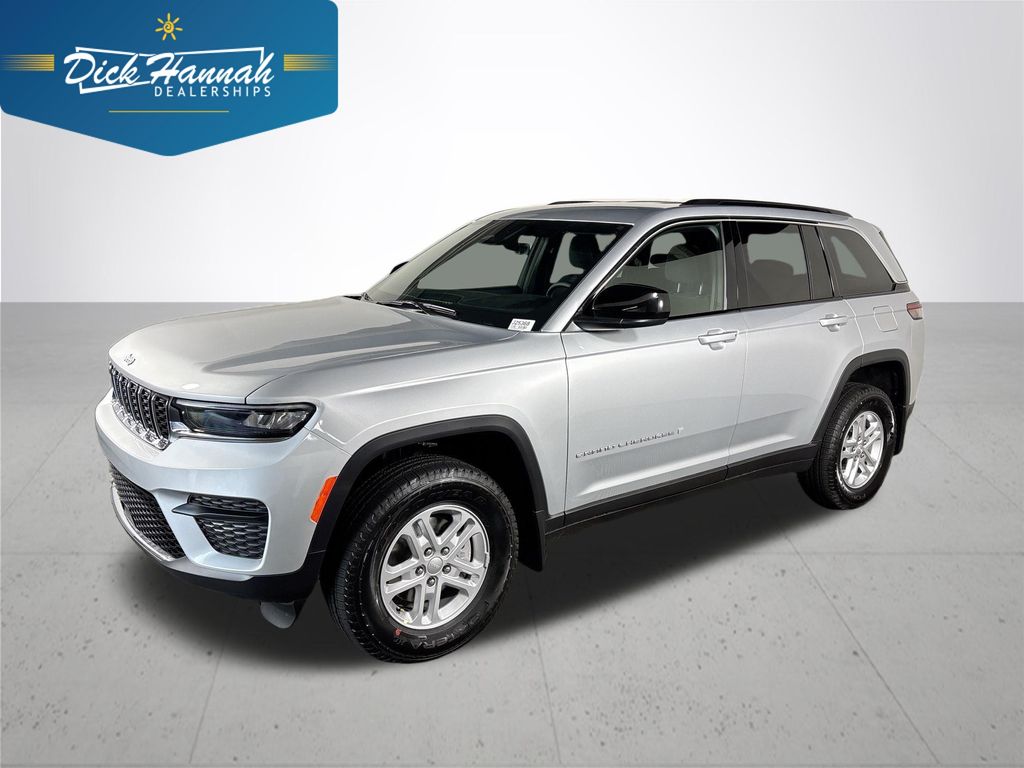 2025 Jeep Grand Cherokee Laredo's photo