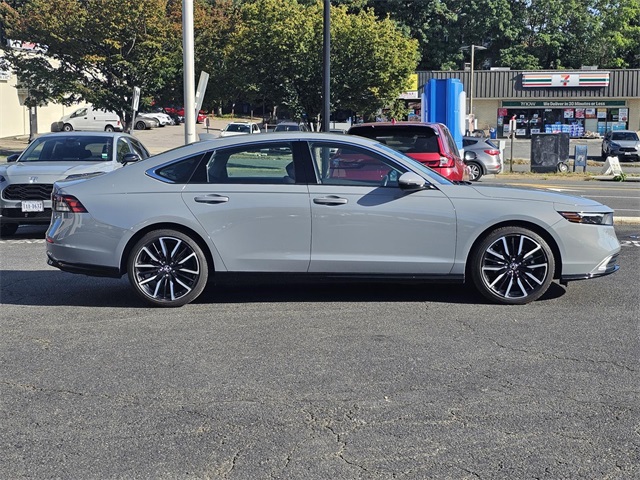 2023 Honda Accord Hybrid Touring photo 7