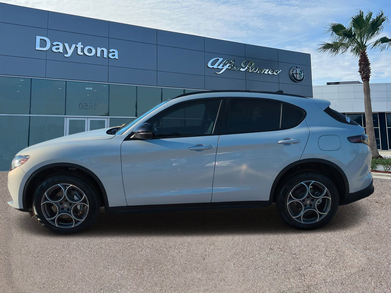 2025 Alfa Romeo Stelvio Sprint photo 6
