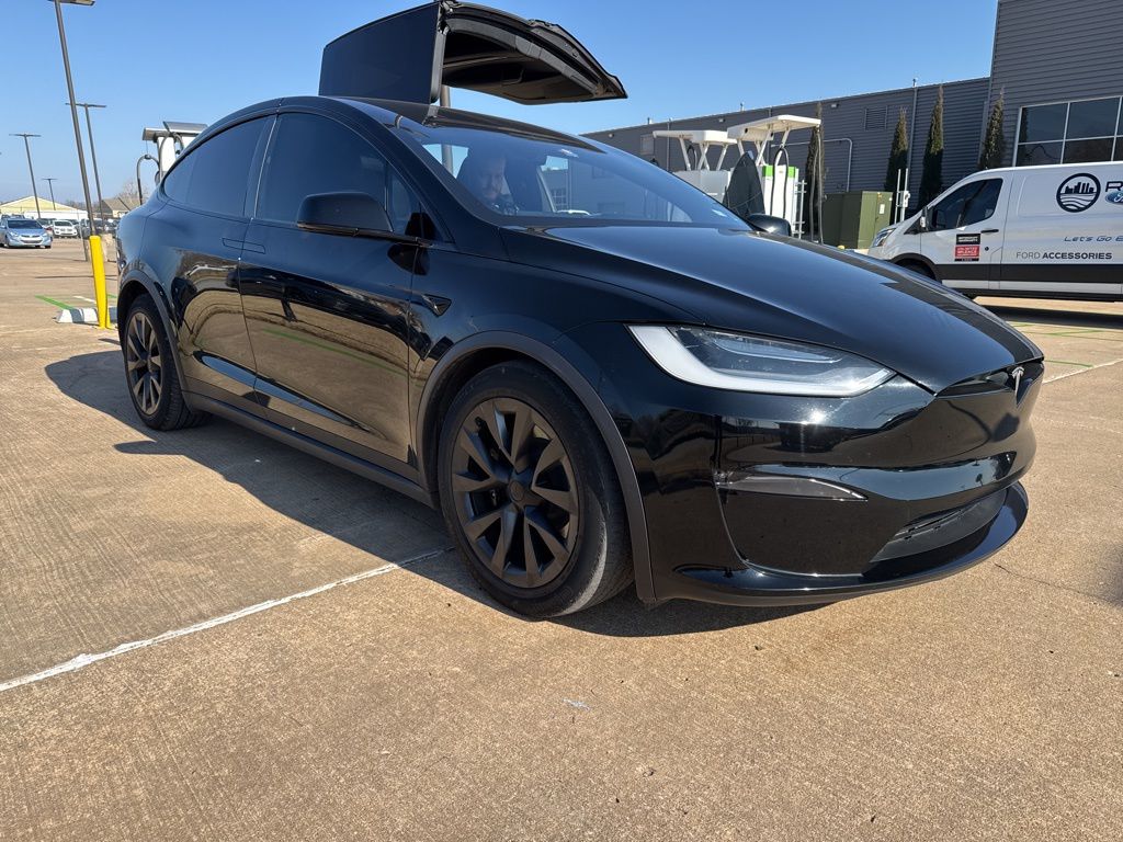 2023 Tesla Model X Long Range's photo