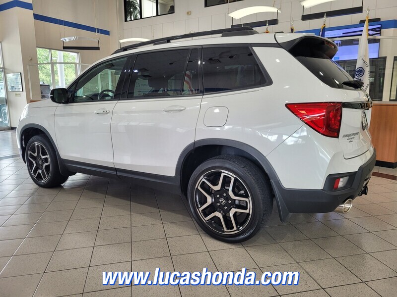 2023 Honda Passport Elite photo 4
