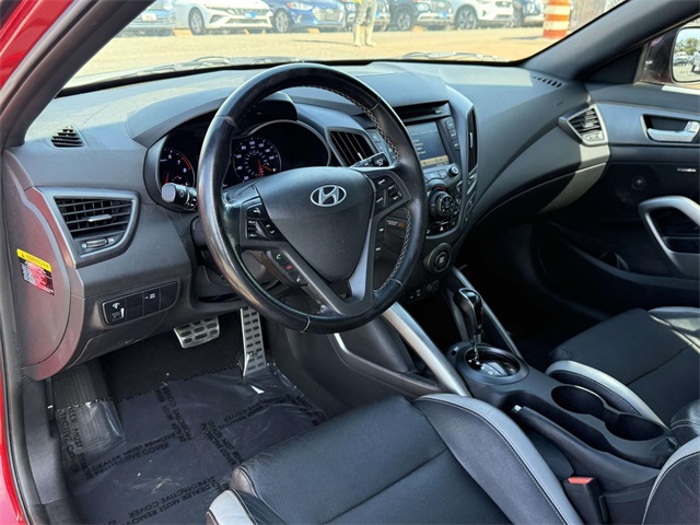 2016 Hyundai Veloster Turbo photo 2