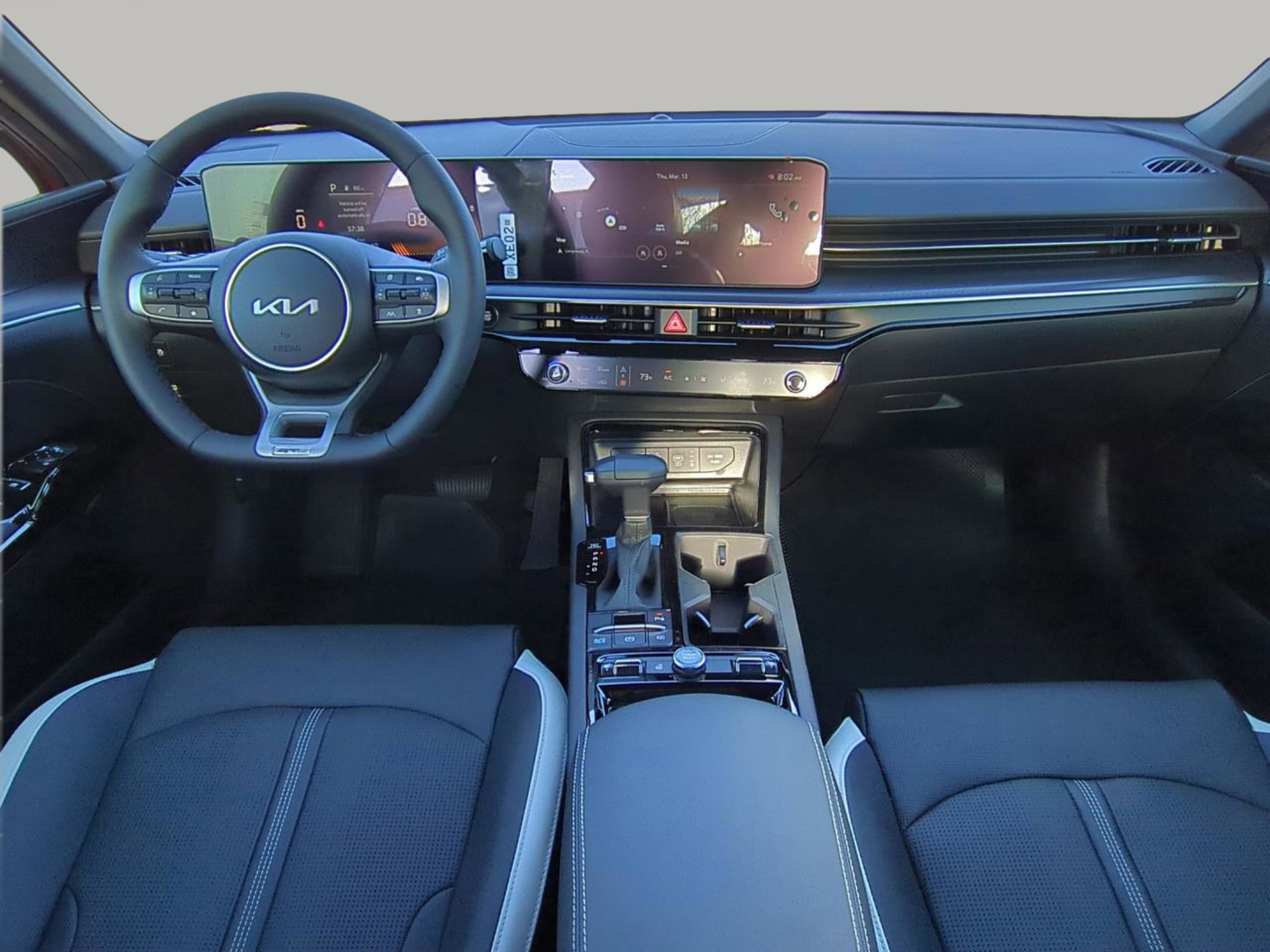 2025 Kia K5 GT-Line photo 14