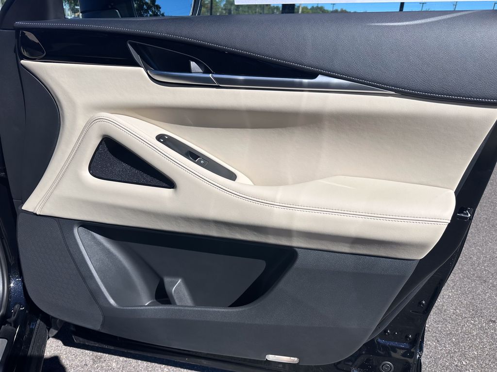 2025 Infiniti QX60 Pure photo 30