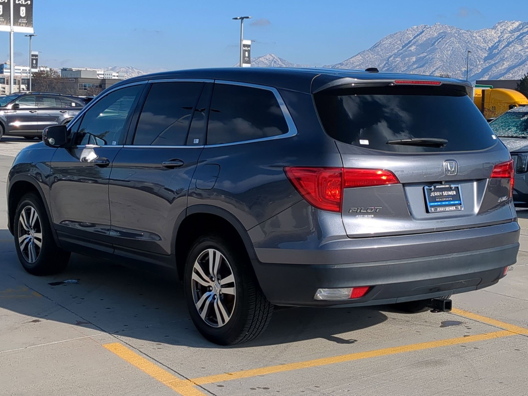 2017 Honda Pilot EX-L photo 3