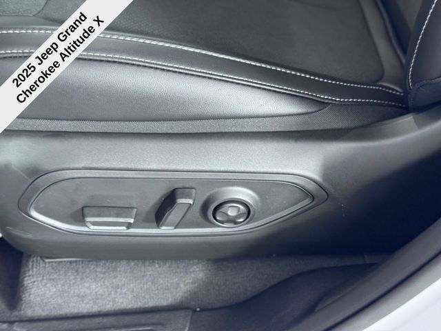 2025 Jeep Grand Cherokee Altitude X photo 17
