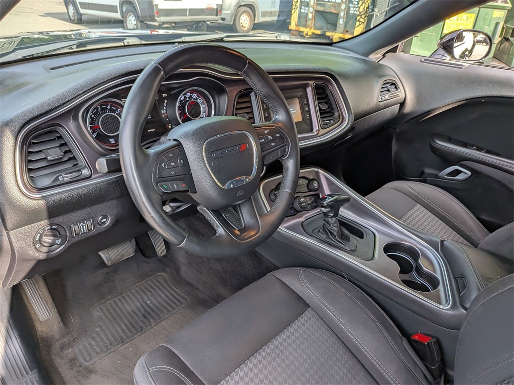 2015 Dodge Challenger R/T photo 10
