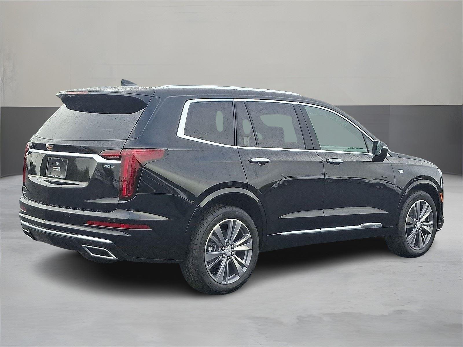 2025 Cadillac XT6 Premium Luxury photo 3