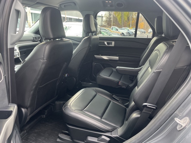 2022 Ford Explorer XLT photo 3