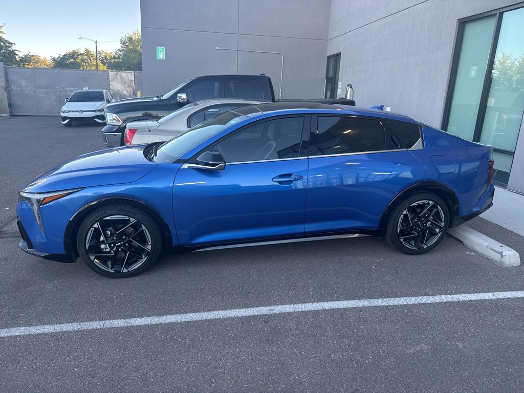 2025 Kia K4 GT-Line photo 4