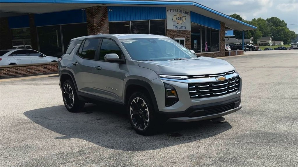2026 Chevrolet Equinox LT photo 3