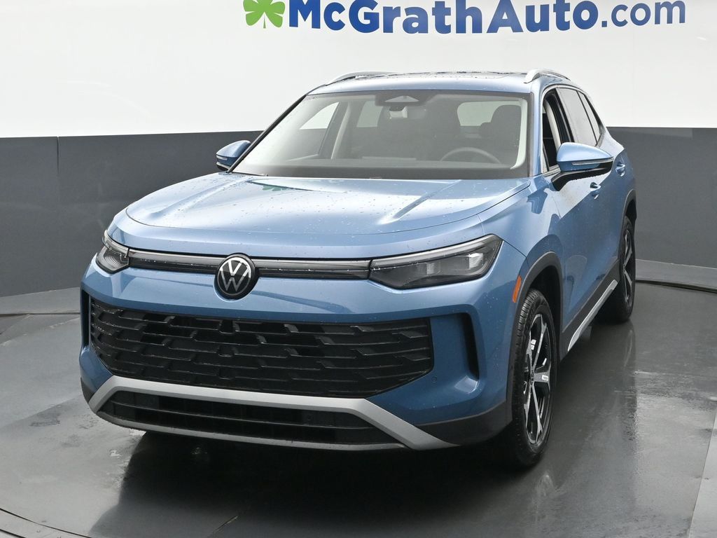 2025 Volkswagen Tiguan SE photo 3