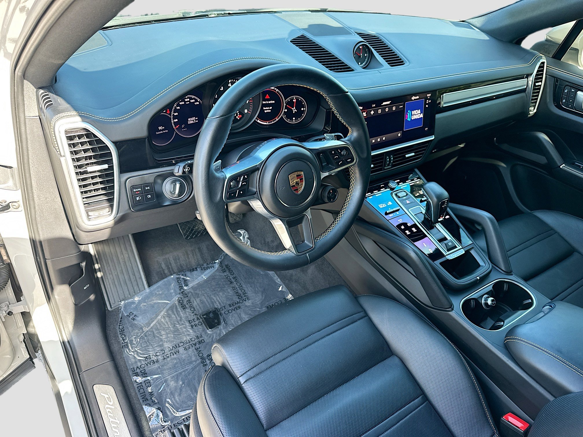 2022 Porsche Cayenne Platinum Edition photo 9