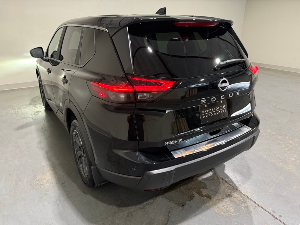 2026 Nissan Rogue SV photo 5
