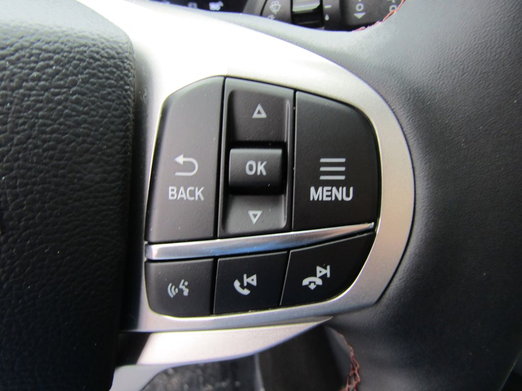 2025 Ford Explorer photo 15