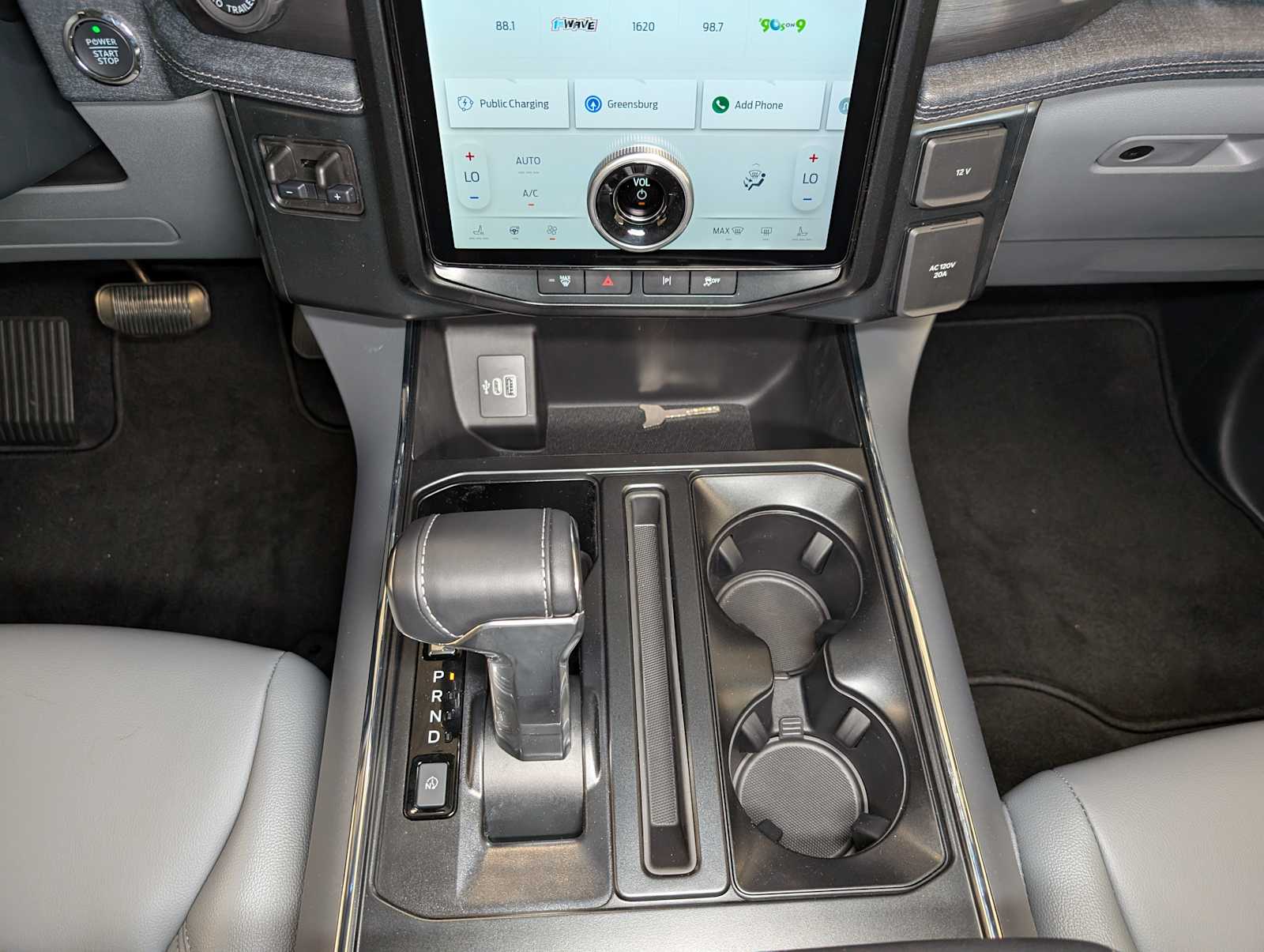 2025 Ford F-150 Lightning photo 11