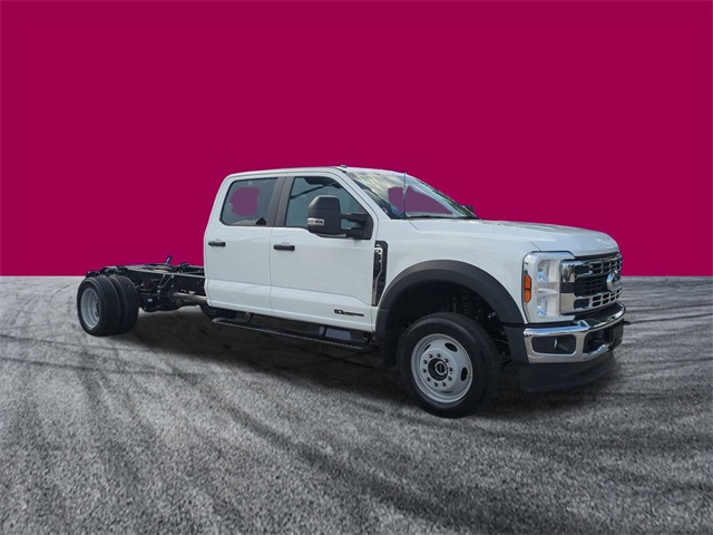 2025 Ford F-550 XL photo 2