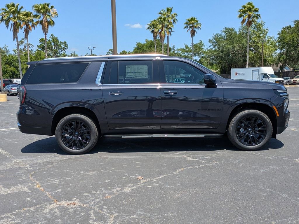 2025 Chevrolet Suburban Premier photo 3