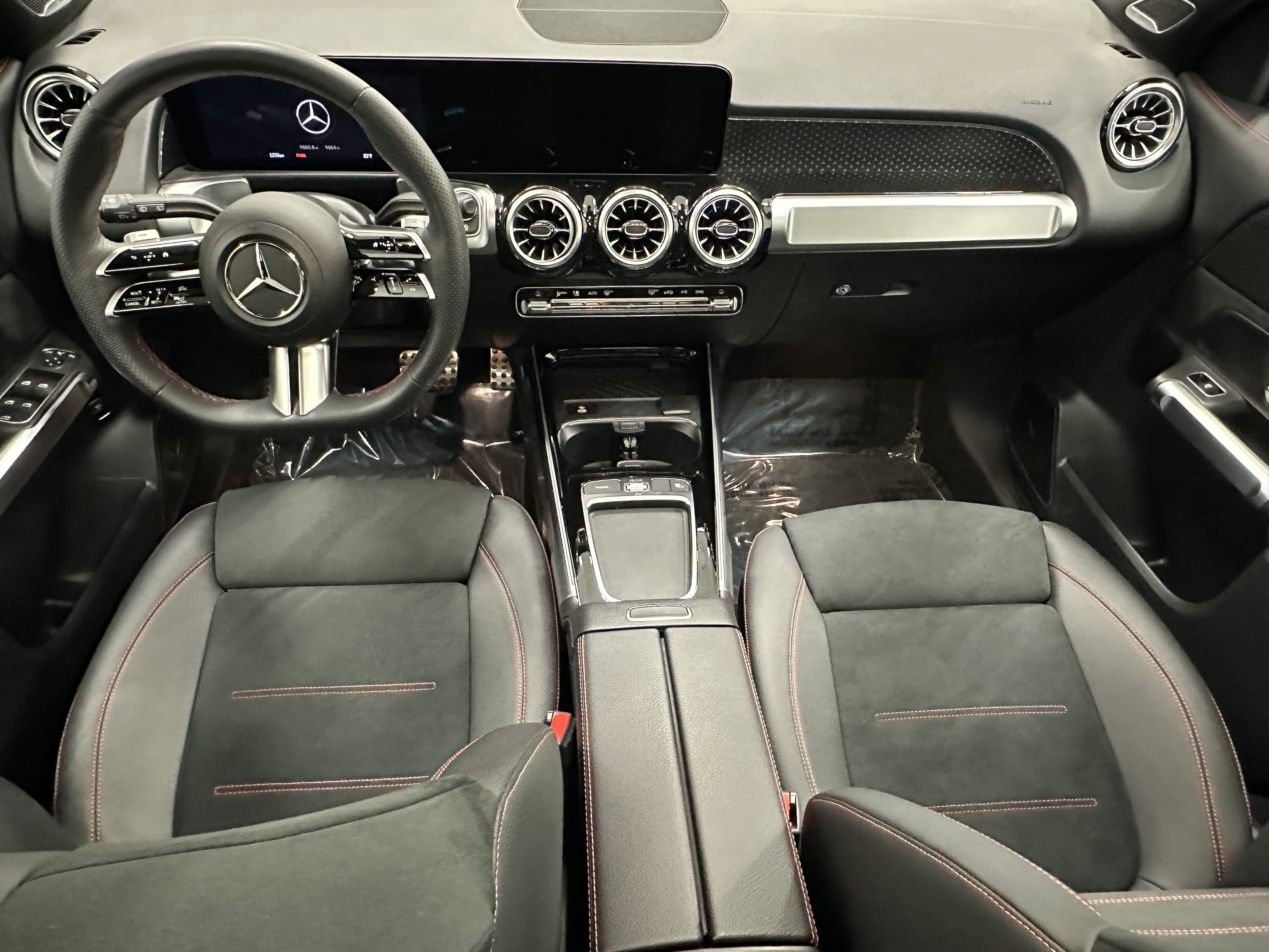 2024 Mercedes Benz GLB 250 photo 16