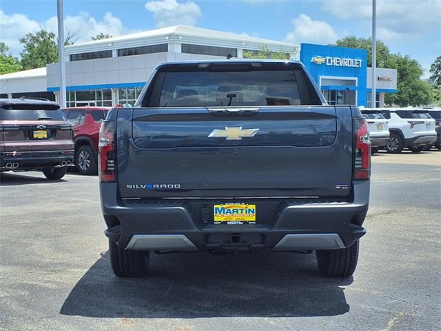 2025 Chevrolet Silverado EV LT photo 10