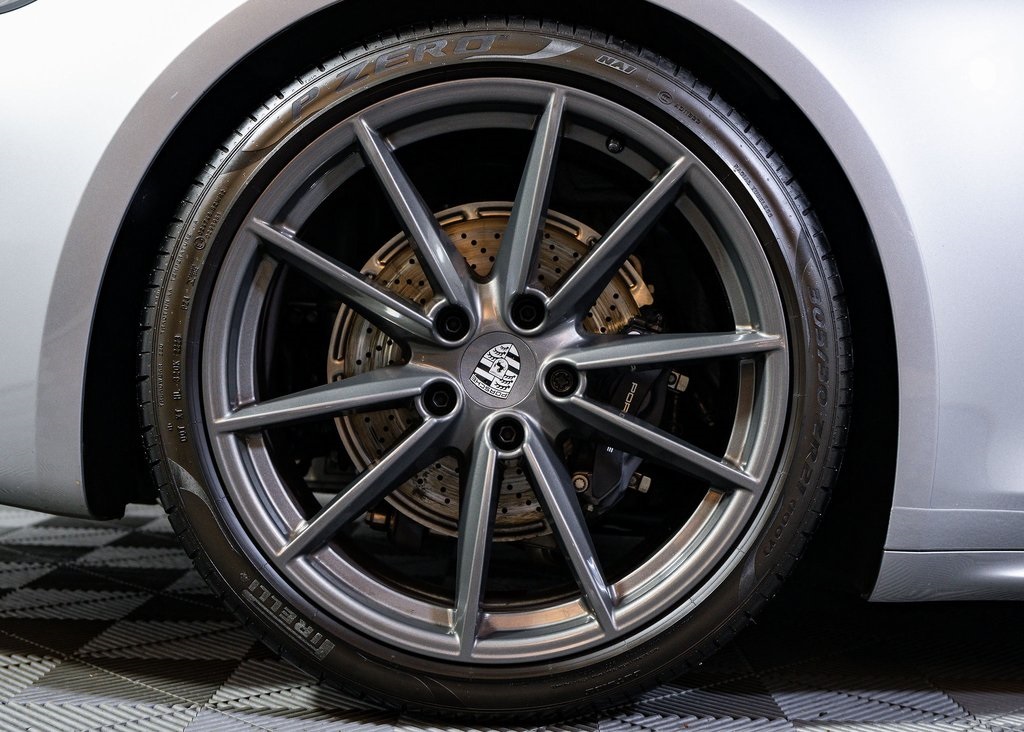 2024 Porsche 911 T photo 2