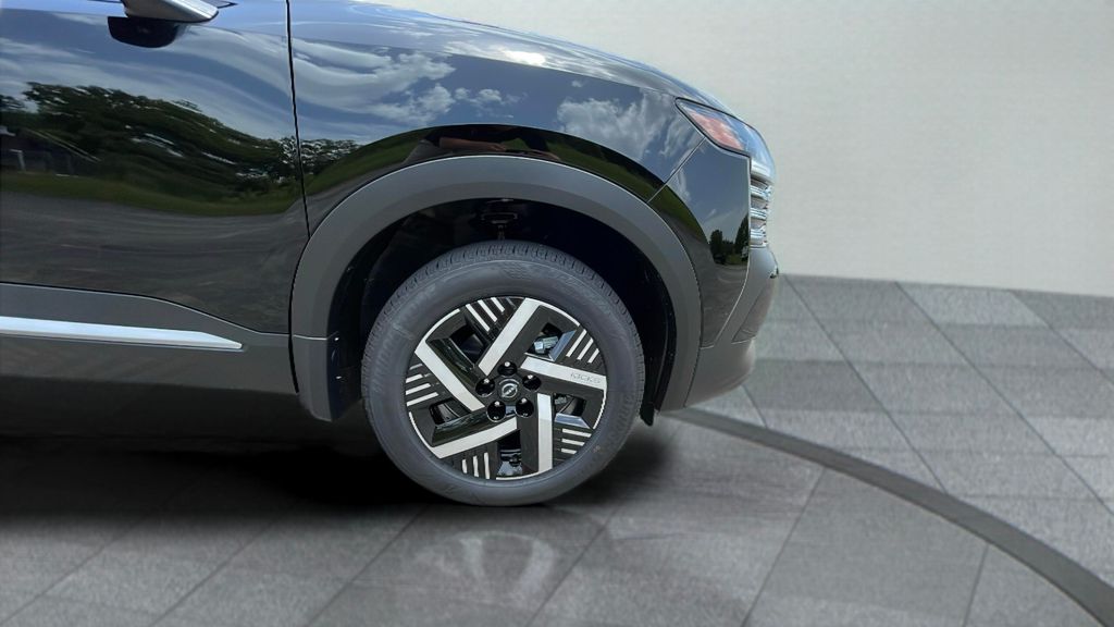 2025 Nissan Kicks SV photo 13