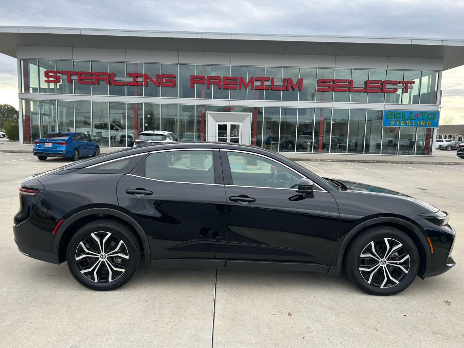 2024 Toyota Crown XLE's photo