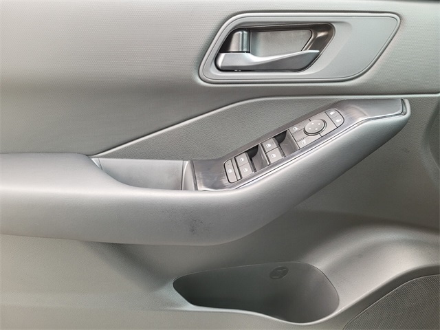 2026 Nissan Rogue S photo 21