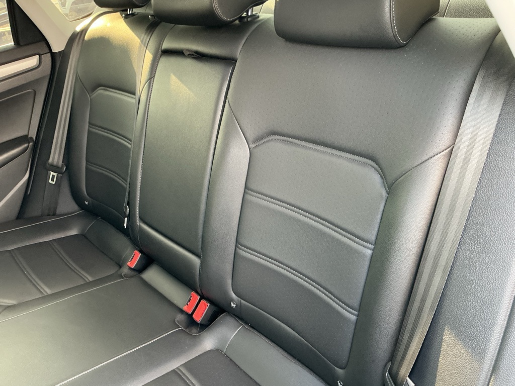 2021 Volkswagen Passat 2.0T SE photo 31