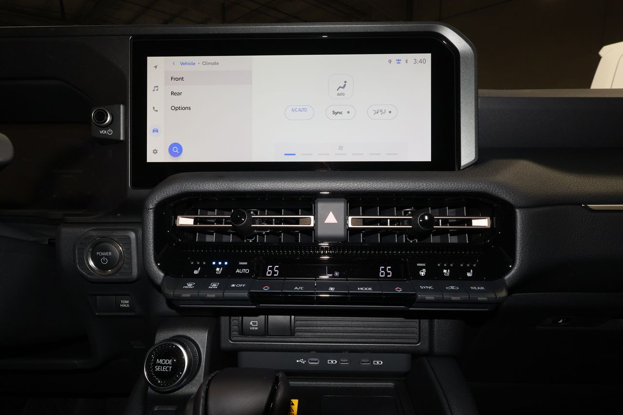 2025 Toyota Land Cruiser photo 17