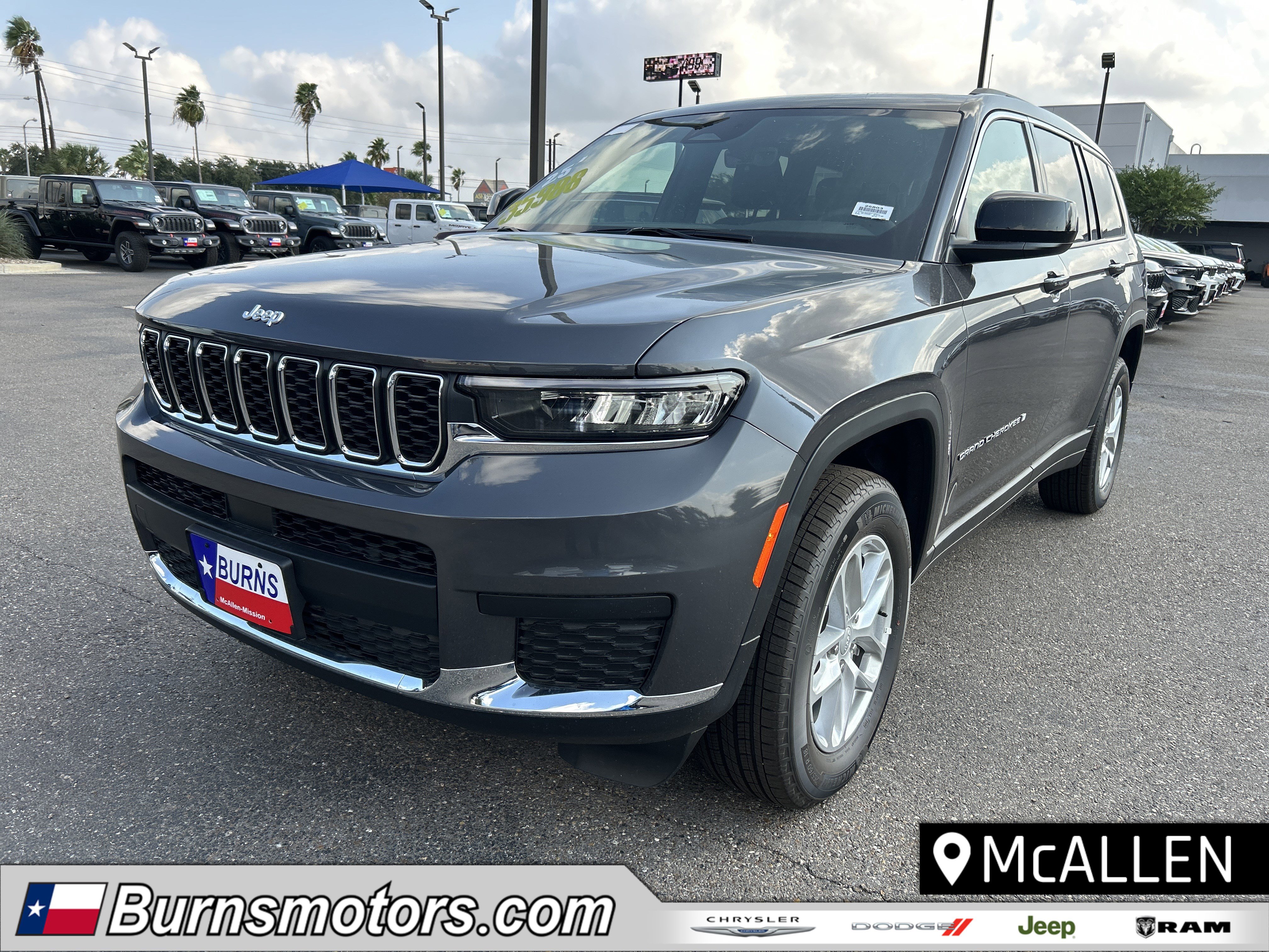2025 Jeep Grand Cherokee L Laredo's photo