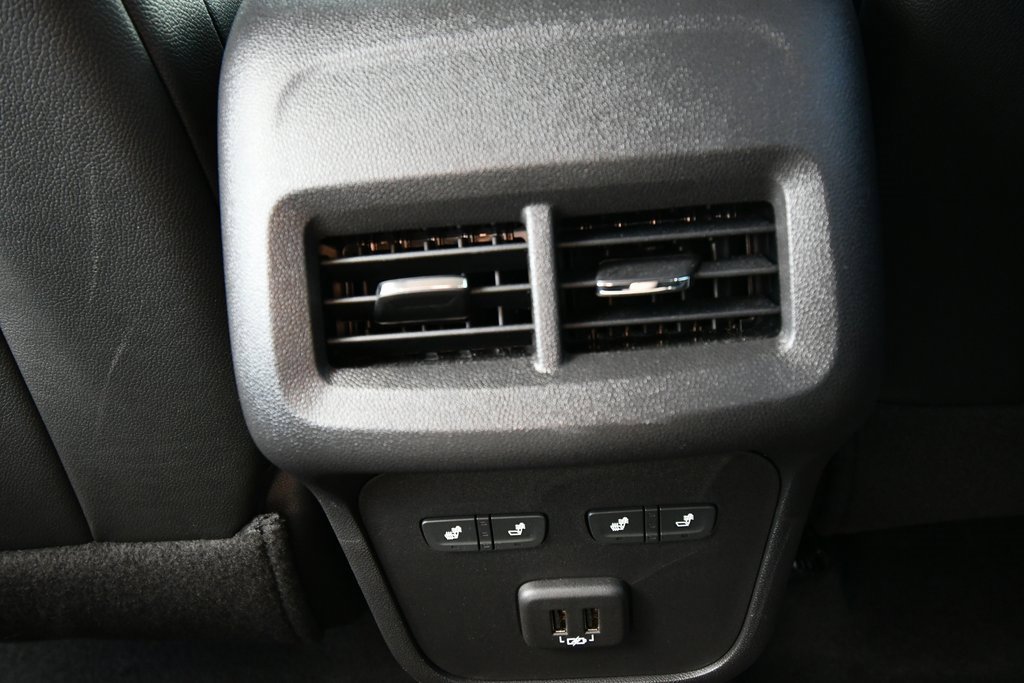 2024 Chevrolet Equinox Premier photo 17