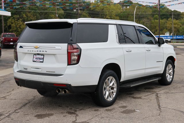 2023 Chevrolet Suburban Premier photo 3