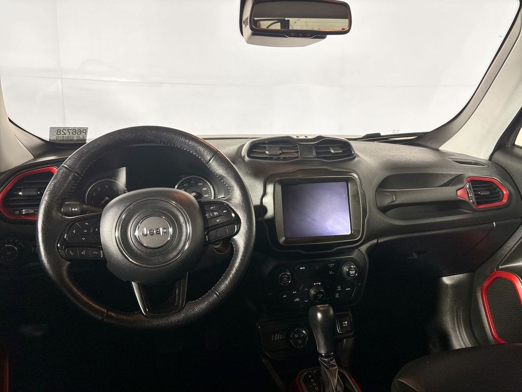 2022 Jeep Renegade Trailhawk photo 11