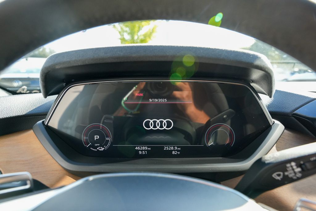 2022 Audi RS e-tron GT Base photo 15