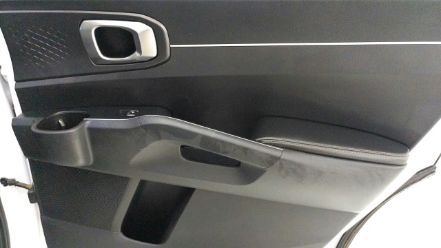 Used 2022 WHITE Kia S image 35