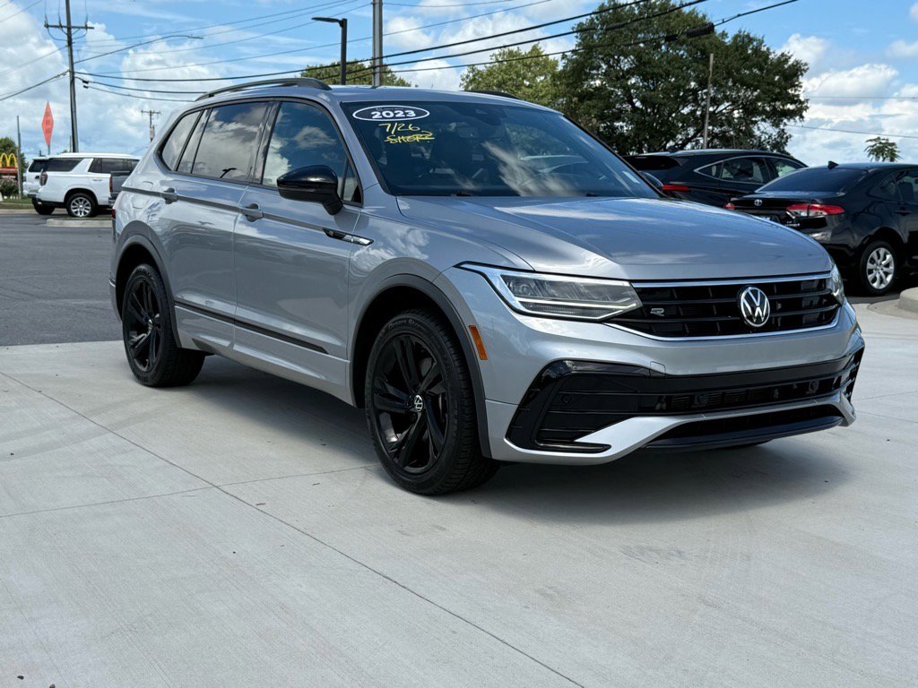 2023 Volkswagen Tiguan SE R-Line Black photo 3