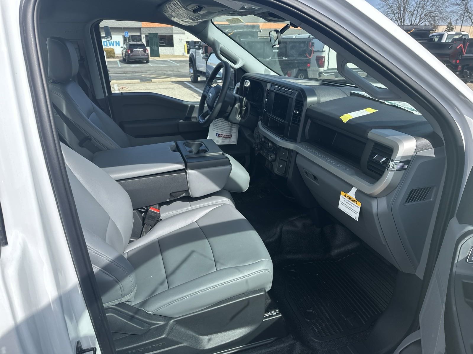 2024 Ford F-550 photo 3